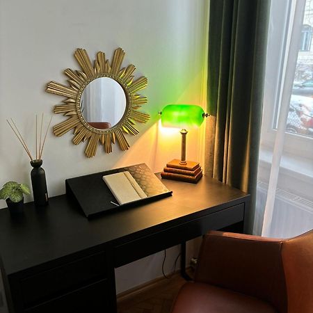 Apartment 5 Min Schoenbrunn Gloriette, Direct To City Center, Free Parking Vienna Exterior photo
