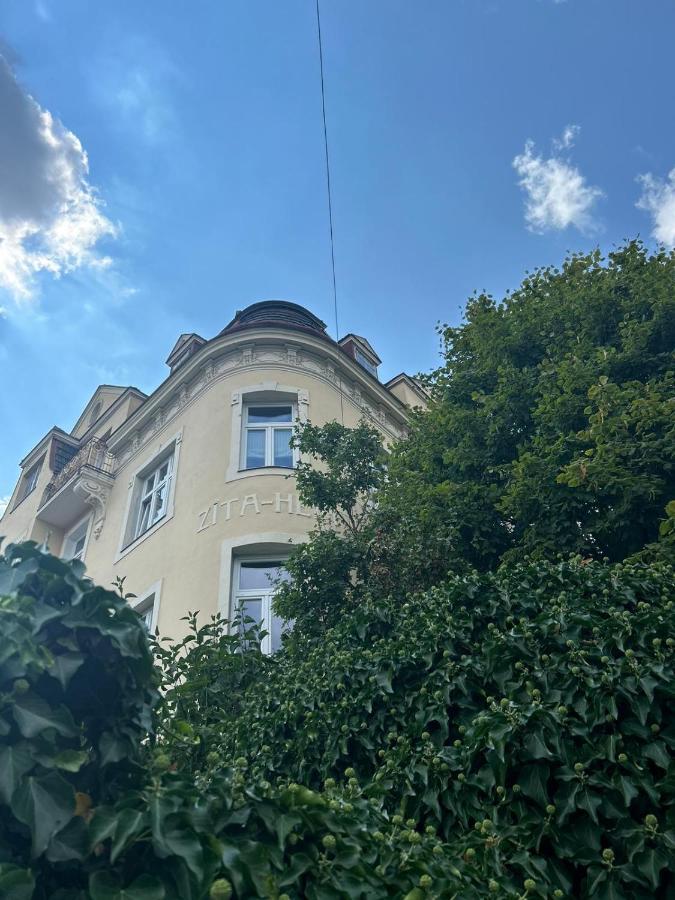 Apartment 5 Min Schoenbrunn Gloriette, Direct To City Center, Free Parking Vienna Exterior photo