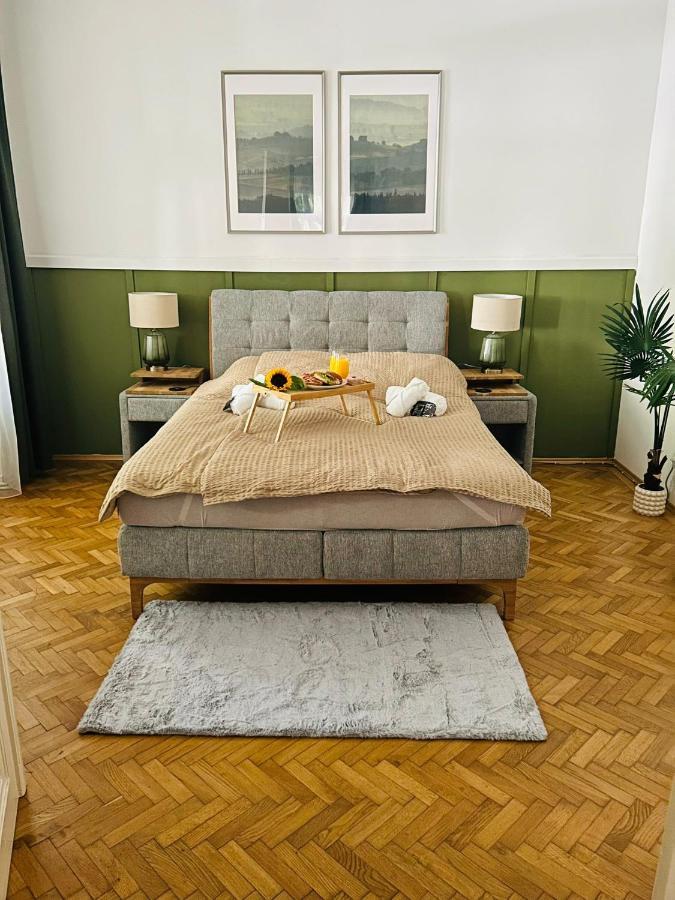Apartment 5 Min Schoenbrunn Gloriette, Direct To City Center, Free Parking Vienna Exterior photo