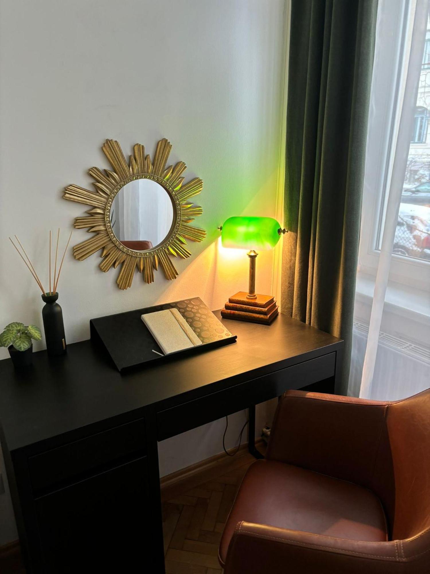 Apartment 5 Min Schoenbrunn Gloriette, Direct To City Center, Free Parking Vienna Exterior photo